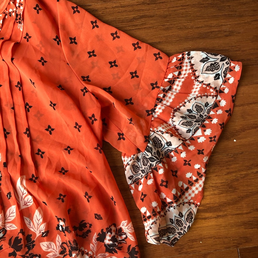 NWT STYLE & CO SHEER ORANGE BLOUSE WITH BLACK & WHITE PATTERN - Picture 3 of 8